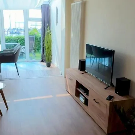 Ferienhaus Suedblick Am Hafen In Breege, Meerblick Von Allen Drei Etagen, Sauna Und Parkplatz