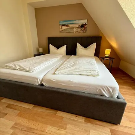 Ferienhaus Suedblick Am Hafen In Breege, Meerblick Von Allen Drei Etagen, Sauna Und Parkplatz Breege