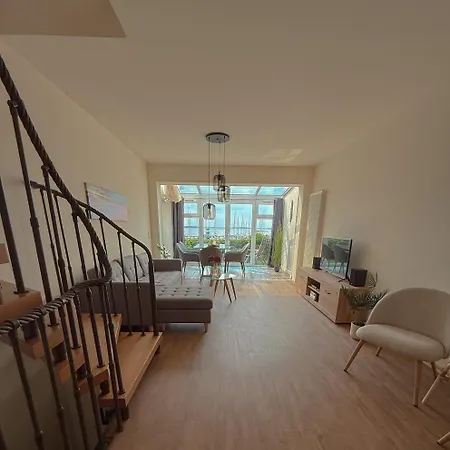 Frisch Renoviertes Fh Suedblick Am In Breege, Meerblick Von Allen Drei Etagen, Terrasse, Balkon, Sauna Und Parkplatz