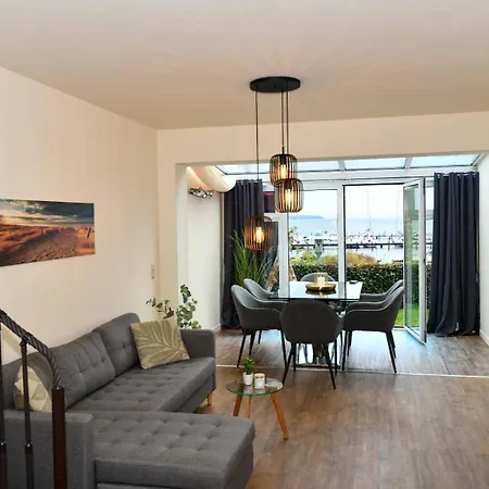 Frisch Renoviertes Fh Suedblick Am In Breege, Meerblick Von Allen Drei Etagen, Terrasse, Balkon, Sauna Und Parkplatz * بريجا