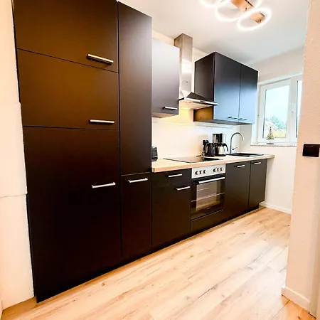 Frisch Renoviertes Fh Suedblick Am In Breege, Meerblick Von Allen Drei Etagen, Terrasse, Balkon, Sauna Und Parkplatz بيت للعطل بريجا