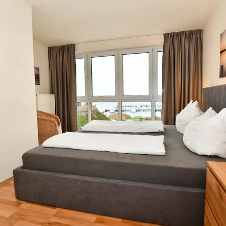 بيت للعطل Frisch Renoviertes Fh Suedblick Am In Breege, Meerblick Von Allen Drei Etagen, Terrasse, Balkon, Sauna Und Parkplatz بريجا
