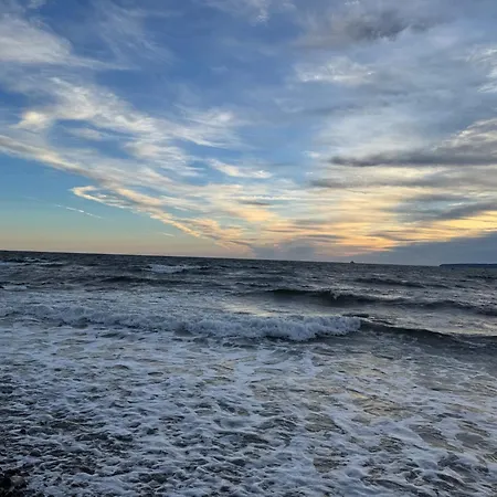 Südblick Am In Breege, Meerblick Von Allen Drei Etagen, Terrasse, Balkon, Sauna Und Parkplatz Ferienhaus Breege