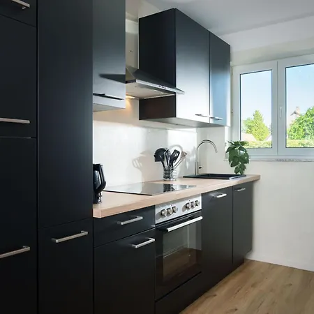 Frisch Renoviertes Fh Suedblick Am In Breege, Meerblick Von Allen Drei Etagen, Terrasse, Balkon, Sauna Und Parkplatz بيت للعطل