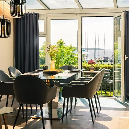 Frisch Renoviertes Fh Suedblick Am In Breege, Meerblick Von Allen Drei Etagen, Terrasse, Balkon, Sauna Und Parkplatz Breege