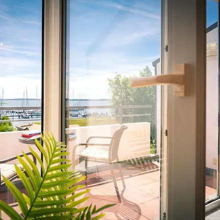 Feriehus Frisch Renoviertes Fh Suedblick Am In Breege, Meerblick Von Allen Drei Etagen, Terrasse, Balkon, Sauna Und Parkplatz