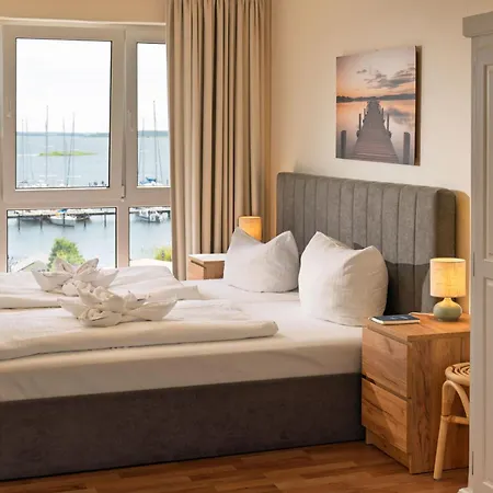 Frisch Renoviertes Fh Suedblick Am In Breege, Meerblick Von Allen Drei Etagen, Terrasse, Balkon, Sauna Und Parkplatz بيت للعطل بريجا
