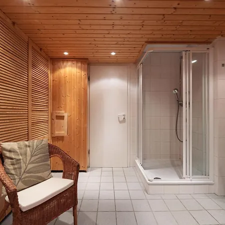 بيت للعطل Frisch Renoviertes Fh Suedblick Am In Breege, Meerblick Von Allen Drei Etagen, Terrasse, Balkon, Sauna Und Parkplatz