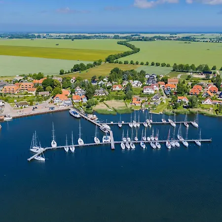 بيت للعطل Frisch Renoviertes Fh Suedblick Am In Breege, Meerblick Von Allen Drei Etagen, Terrasse, Balkon, Sauna Und Parkplatz بريجا